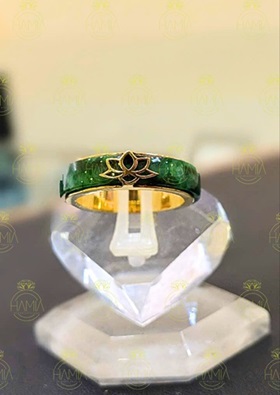 Nhẫn Phỉ Thúy Liên Hoa Bọc Vàng 